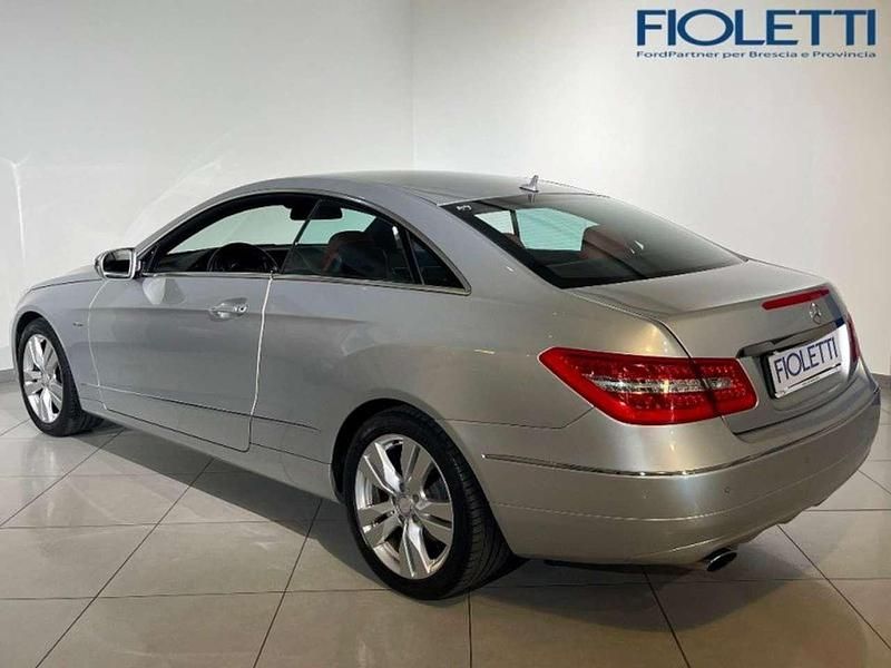 Usata Mercedes E250 204 CV (150 kW) 2009 Argento Coupé