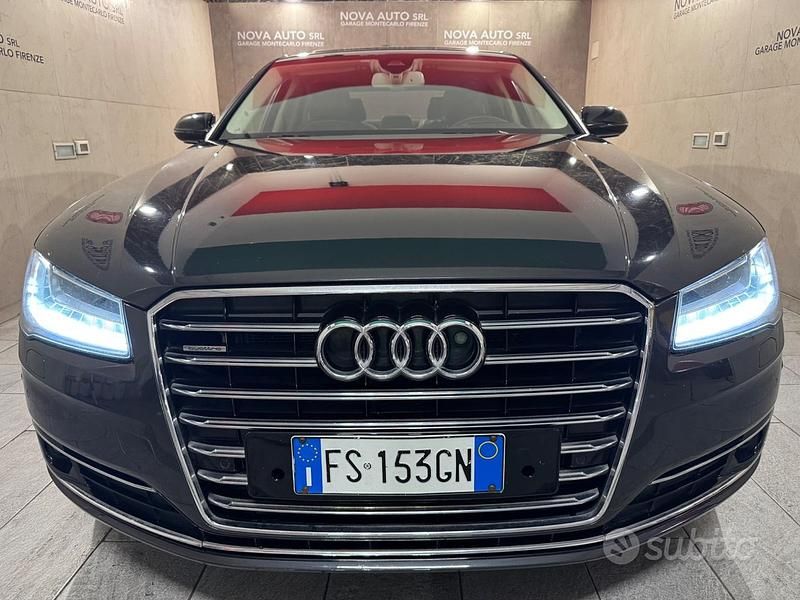 Grigio Usata 2017 Audi A8 Ambiente Tre volumi | 26.900 € (Buon prezzo) - Immagine 1/4