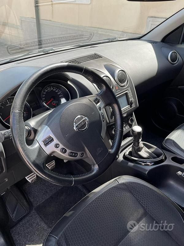 Usata Nissan Qashqai 131 CV (96 kW) 2015 Grigio SUV