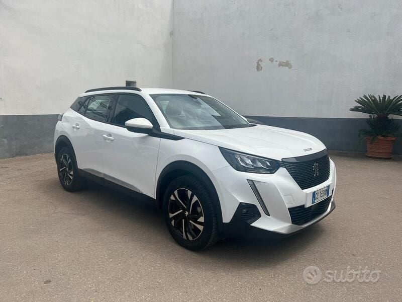 Usata Peugeot 2008 Allure 131 CV (96 kW) 2020 Bianco SUV