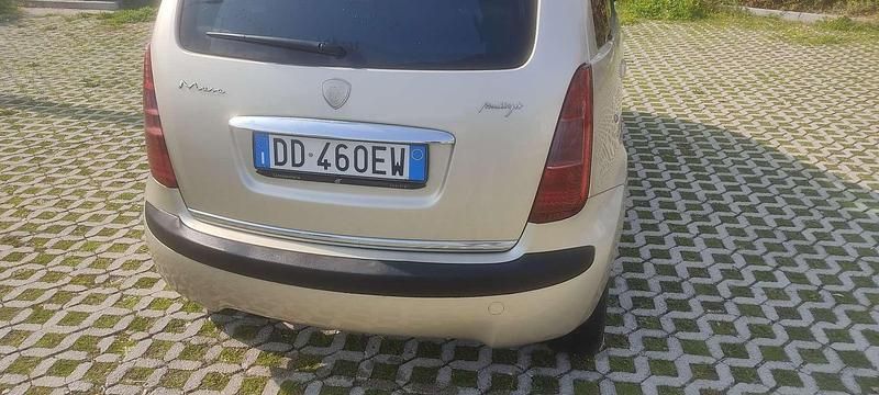 Usata Lancia Musa 90 CV (66 kW) 2007 Monovolume