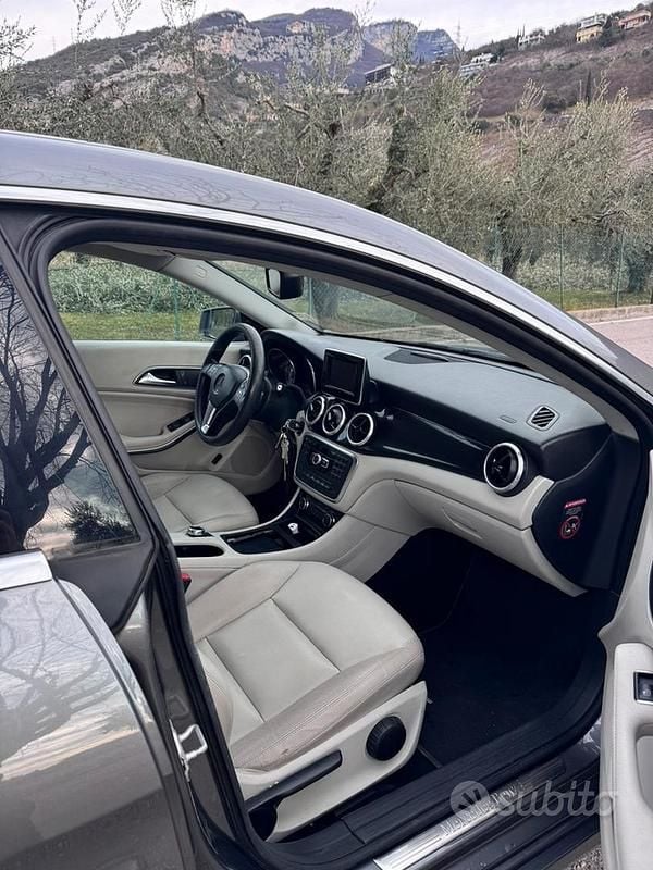 Usata Mercedes CLA220 170 CV (125 kW) 2013 Berlina