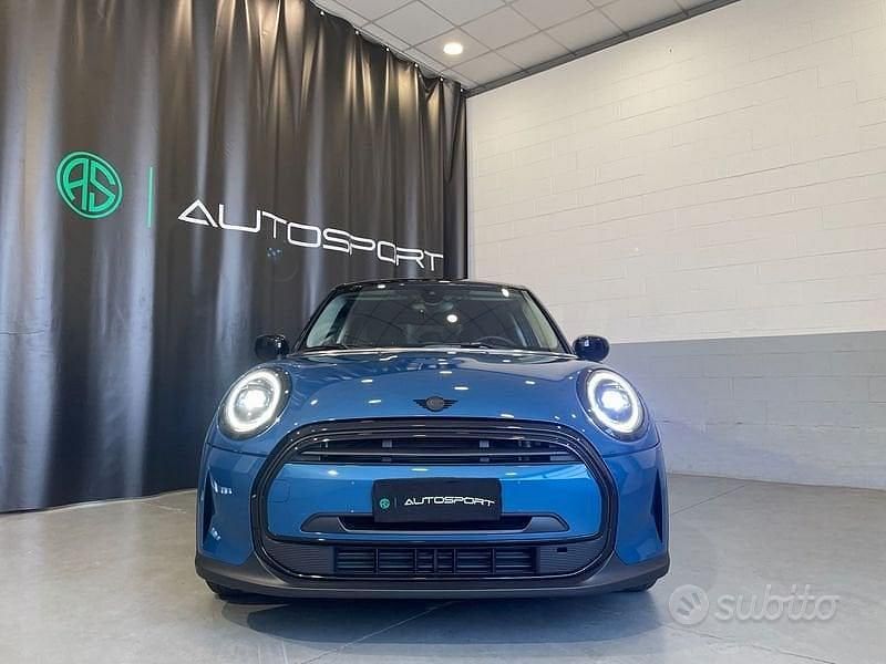 Usata Mini Cooper Classic 136 CV (100 kW) 2023 Blu Utilitaria