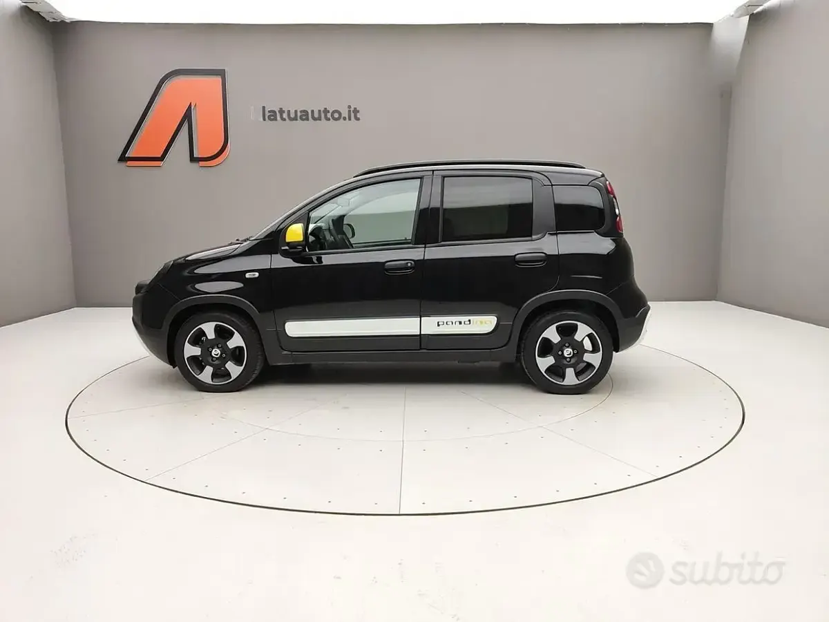 Usata Fiat Panda Cross 69 CV (50 kW) 2025 Nero Utilitaria