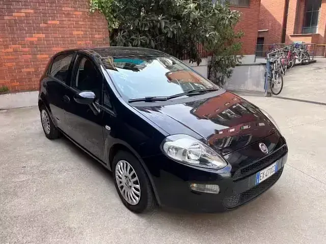 Usata Fiat Punto 75 CV (55 kW) 2014 Blu metallizzato Utilitaria