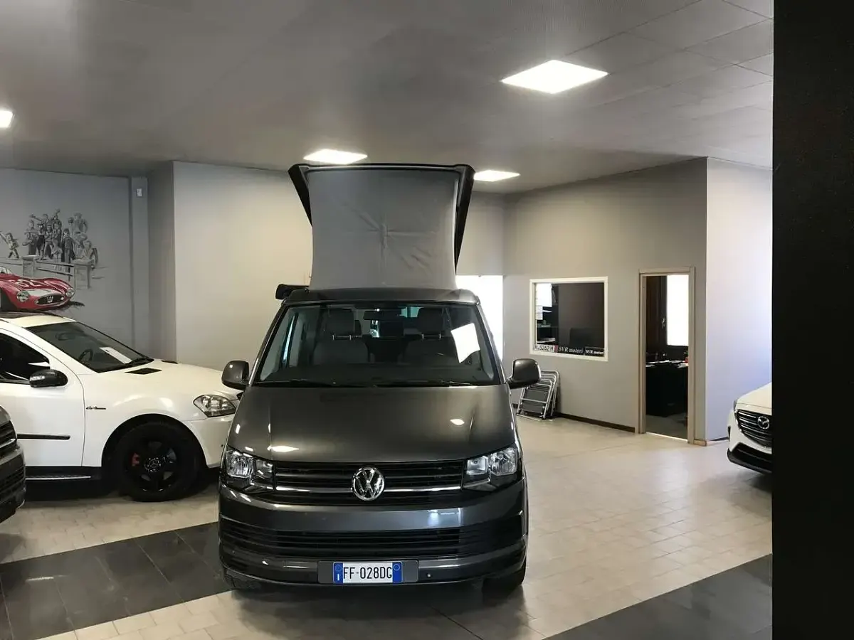 Usata VW California Beach 150 CV (110 kW) 2016 Grigio Furgone