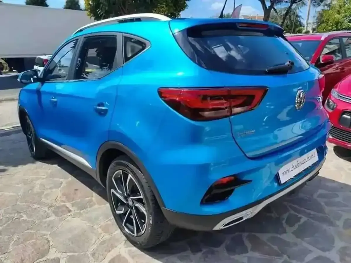 Usata MG ZS Luxury 106 CV (77 kW) 2022 Blu/azzurro SUV
