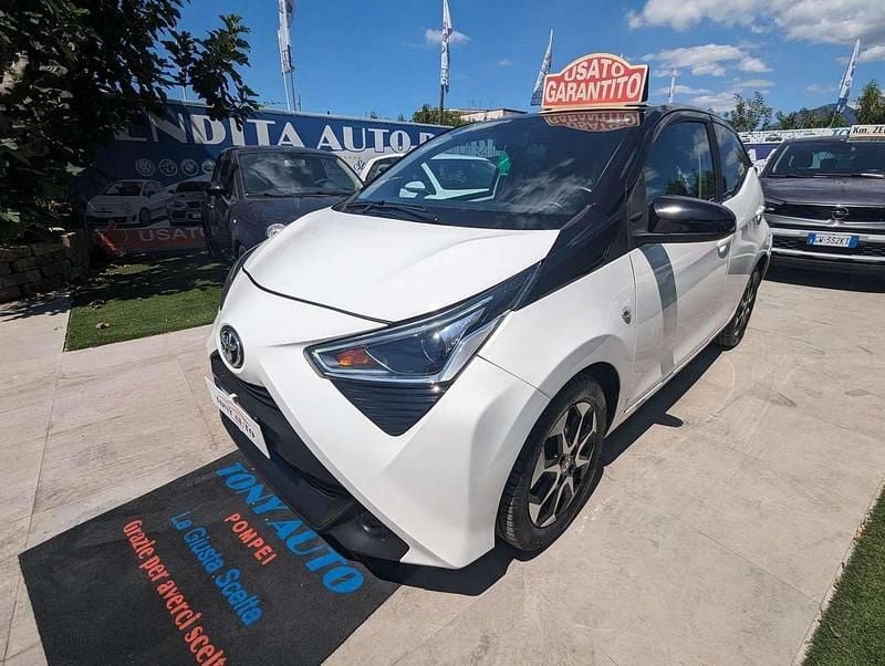 Bianco Usata 2019 Toyota Aygo Active Due volumi | 9999 € (Buon prezzo) - Immagine 1/4