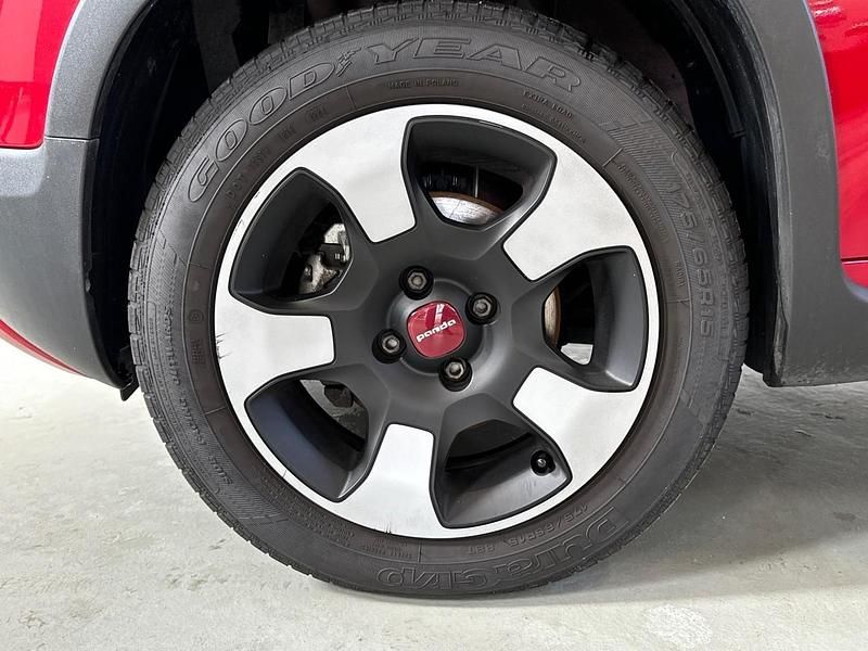 Usata Fiat Panda Cross Cross 70 CV (51 kW) 2024 Rosso Utilitaria