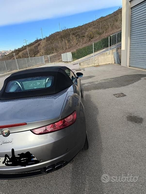 Usata Alfa Romeo Spider 200 CV (147 kW) 2007 Grigio Cabrio