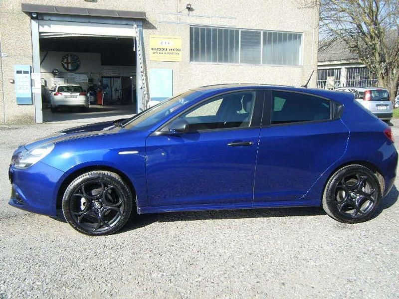 Usata Alfa Romeo Giulietta Tech Edition 120 CV (88 kW) 2019 Blu anodizzato Utilitaria