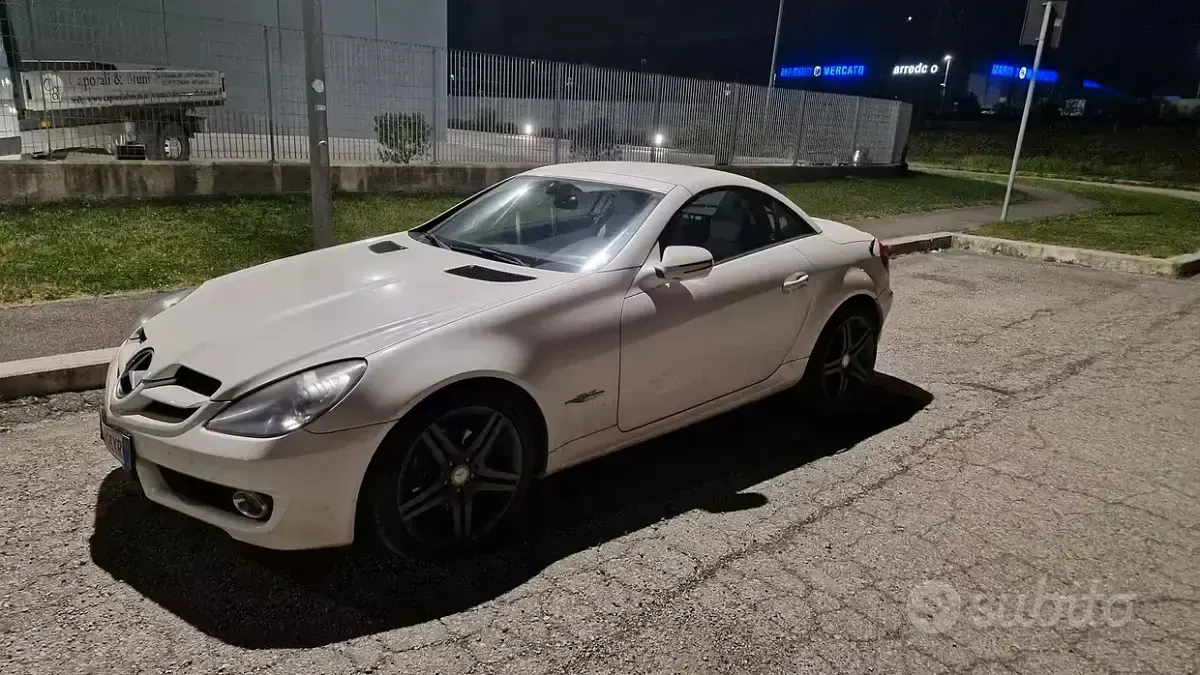 Usata Mercedes SLK200 2LOOK Edition 184 CV (135 kW) 2010 Bianco Cabrio