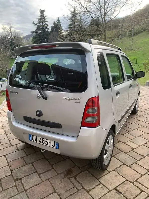 Usata Suzuki Wagon R+ GL 86 CV (63 kW) 2005 Argento Monovolume