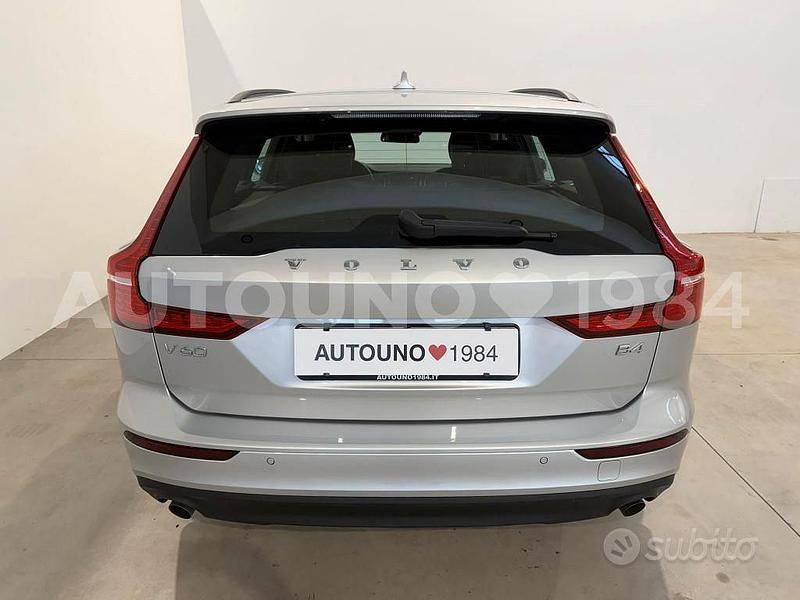 Usata Volvo V60 Business Edition 197 CV (144 kW) 2021 Grigio Station wagon