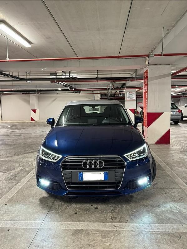 Blu Usata 2015 Audi A1 Due volumi | 10.500 € (Buon prezzo) - Immagine 1/4