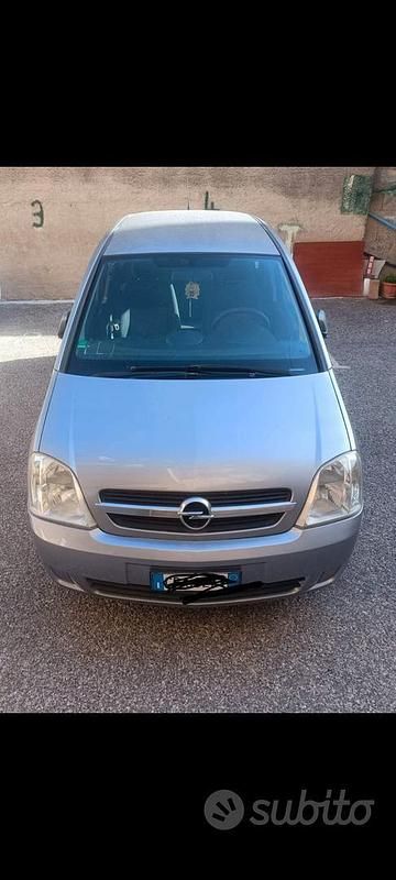Usata Opel Meriva 101 CV (74 kW) 2004 Grigio Monovolume