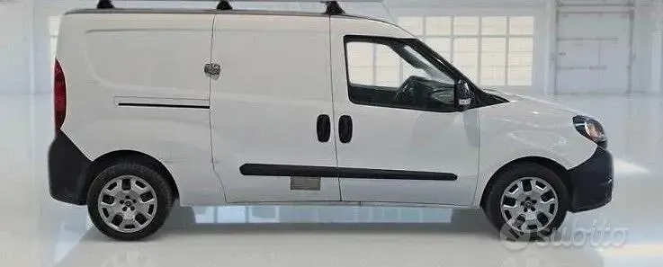Usata Fiat Doblò Easy 120 CV (88 kW) 2019 Bianco Monovolume
