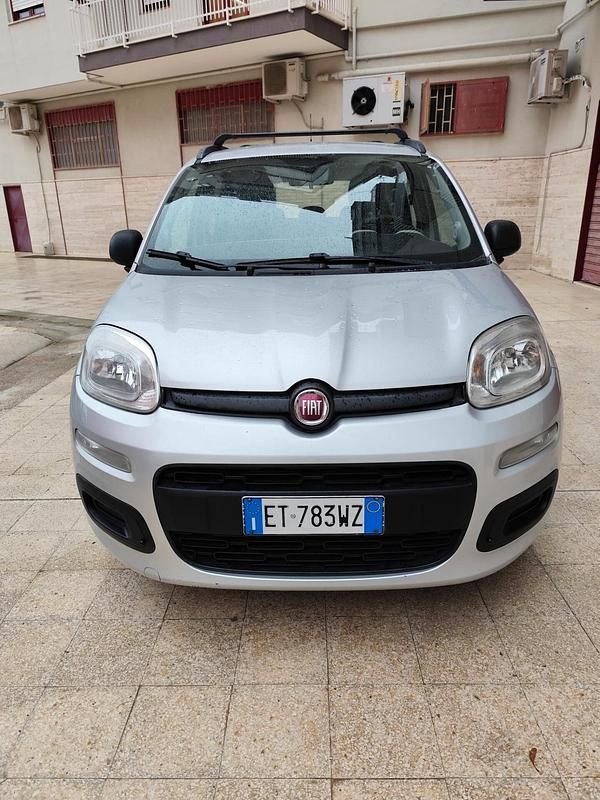 Usata Fiat Panda Lounge 75 CV (55 kW) 2014 Argento Berlina