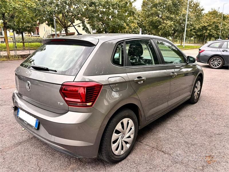 Usata VW Polo 90 CV (66 kW) 2019 Grigio Utilitaria