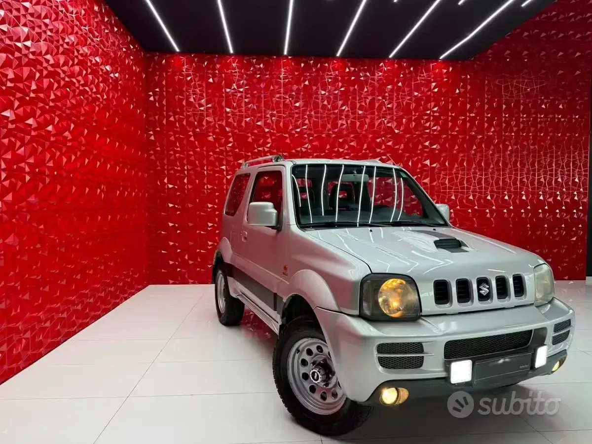 Usata Suzuki Jimny 86 CV (63 kW) 2006 Grigio SUV