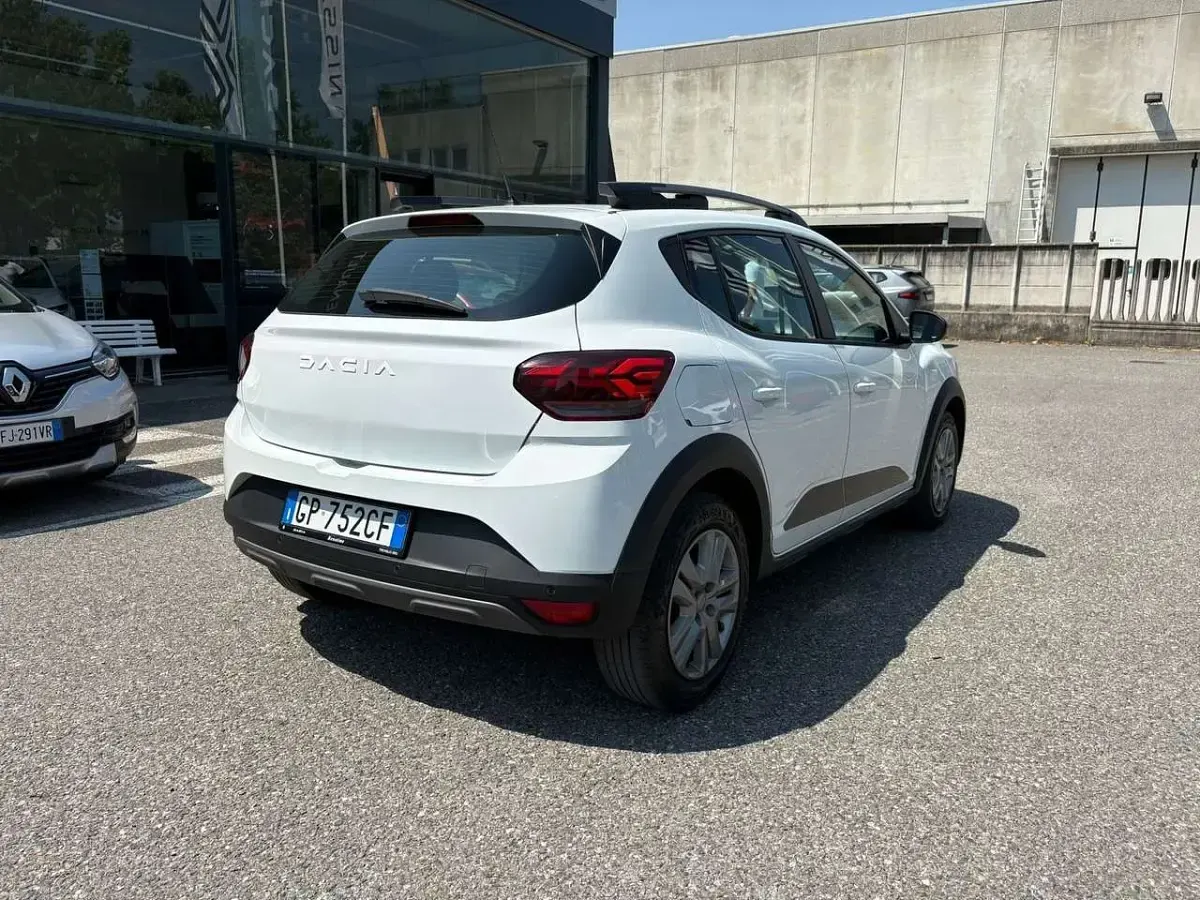 Usata Dacia Sandero Expression 101 CV (74 kW) 2023 Bianco Berlina