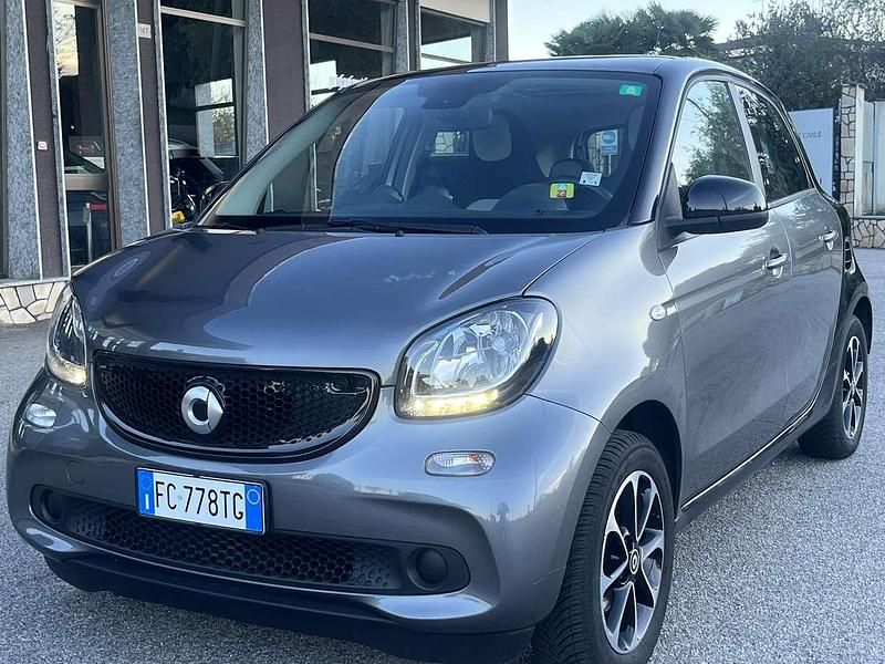Usata Smart ForFour Passion 71 CV (52 kW) 2016 Grigio Utilitaria