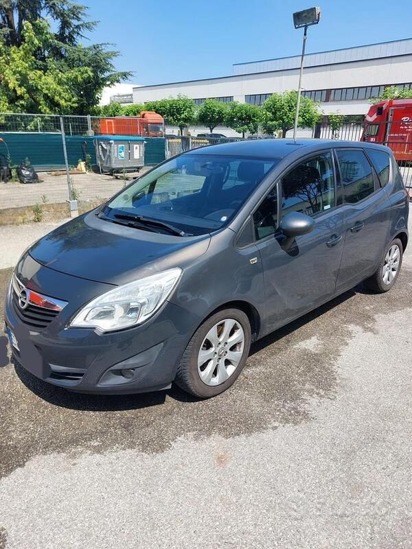 Usata Opel Meriva 110 CV (80 kW) 2013 Grigio Monovolume