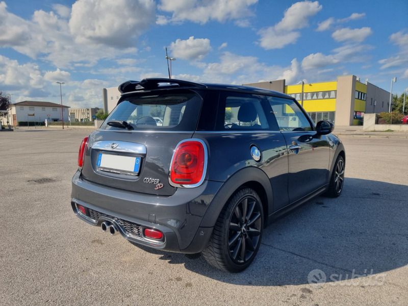 Usata Mini Cooper SD Hype 170 CV (125 kW) 2016 Grigio Utilitaria