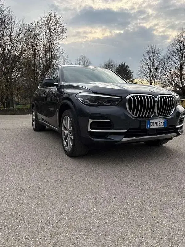 Usata BMW X5 Comfort Edition 231 CV (169 kW) 2022 Grigio SUV