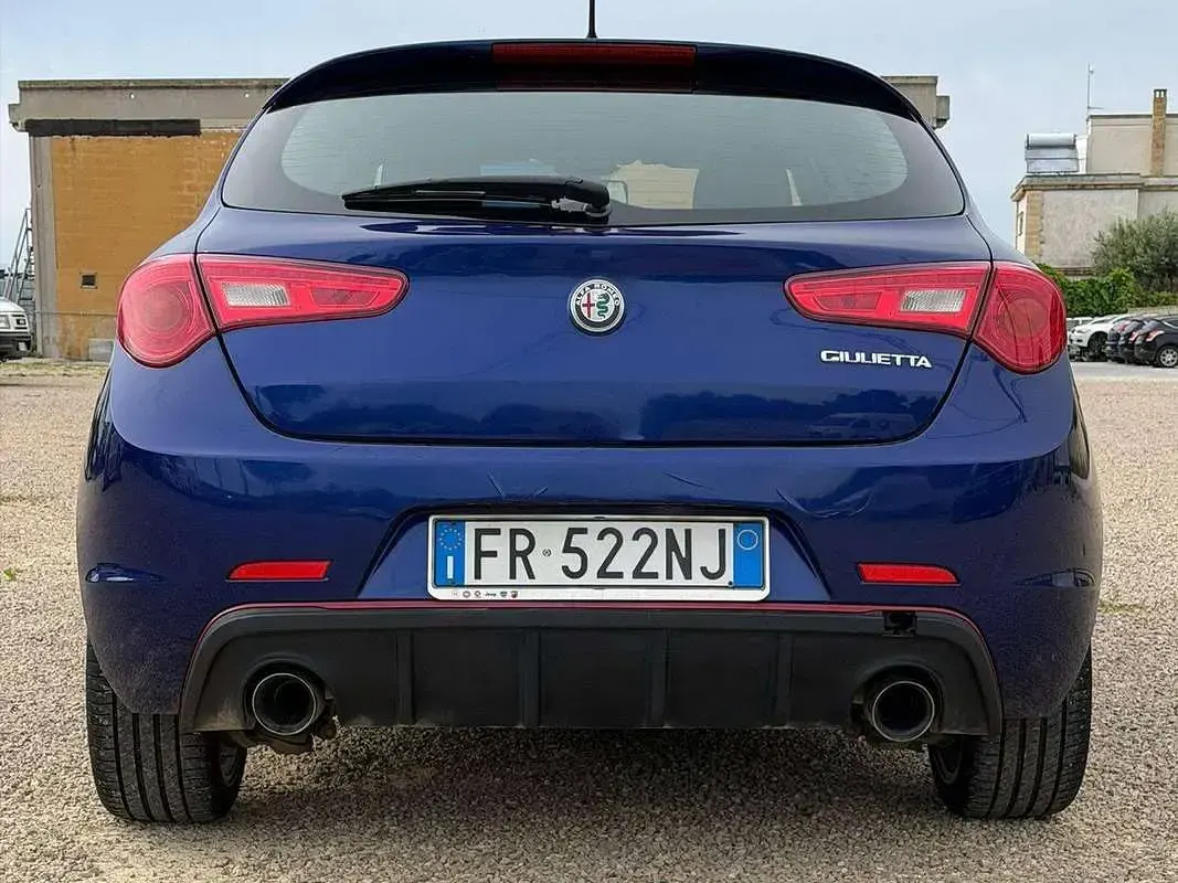 Begagnad Alfa Romeo Giulietta 120 HK (88 kW) 2018 Blå Halvkombi