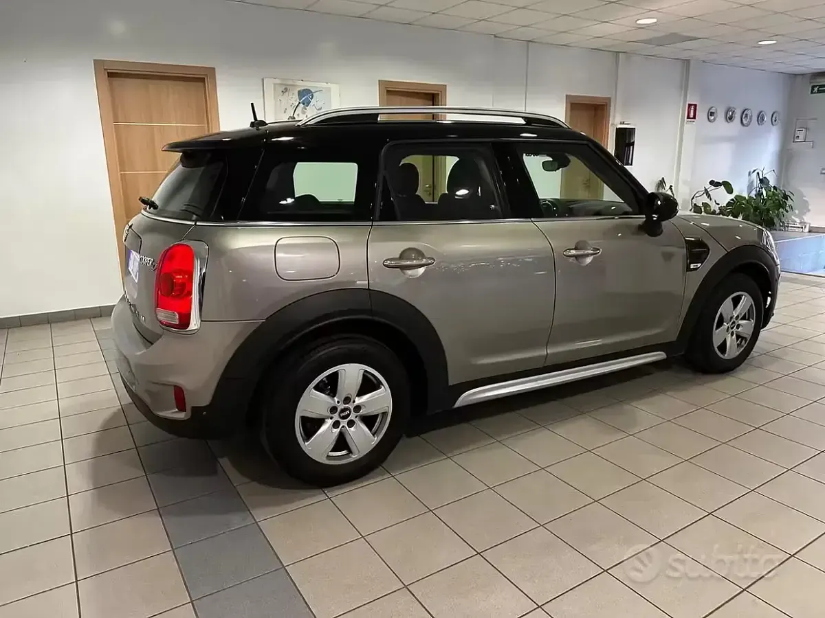 Usata Mini Cooper D Countryman Business 150 CV (110 kW) 2018 Grigio metallizzato SUV