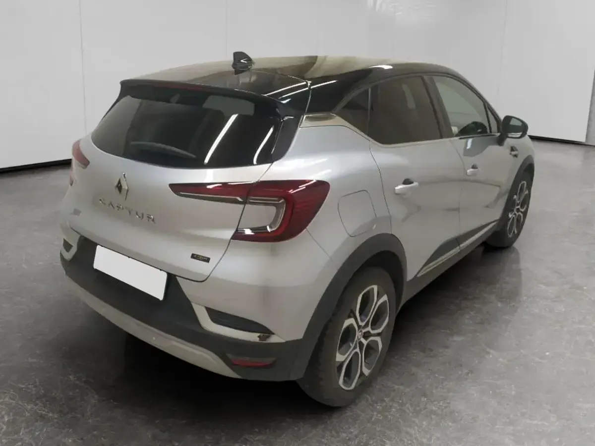 Usata Renault Captur Techno 143 CV (105 kW) 2022 Grigio SUV