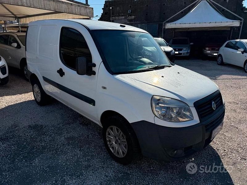 Käytetty Fiat Doblò Dynamic 85 HP (62 kW) 2006 Valkoinen Tila-auto