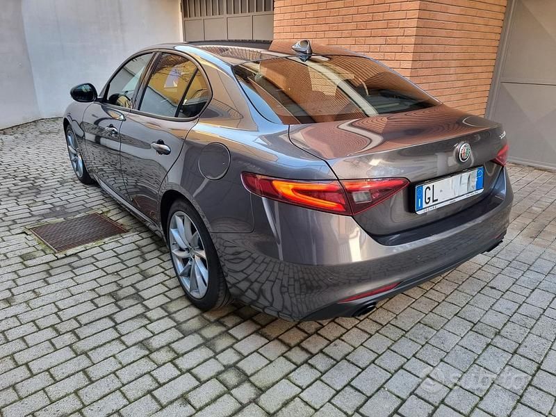 Usata Alfa Romeo Giulia Sprint 160 CV (117 kW) 2022 Berlina