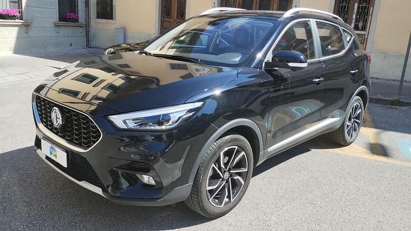 Usata MG ZS Luxury 111 CV (81 kW) 2023 Nero Berlina