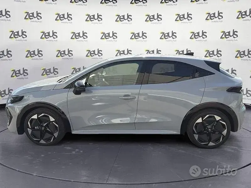 Nuova Renault Clio V Techno 2026 Grigio Berlina