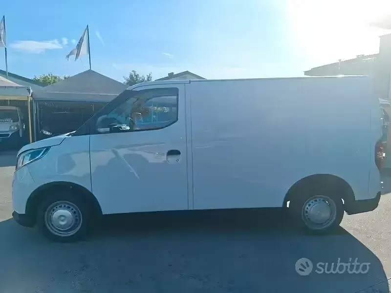 Usata Maxus eDeliver 3 39 kW (54 CV) 2023 Bianco Furgone