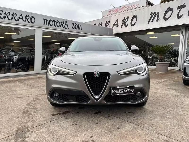 Usata Alfa Romeo Stelvio 210 CV (154 kW) 2017 Grigio SUV
