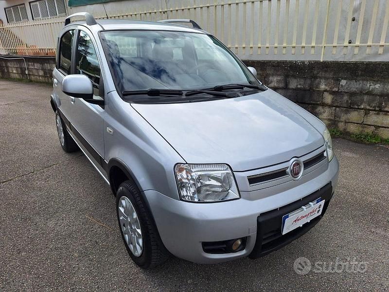 Usata Fiat Panda 4x4 Climbing 69 CV (50 kW) 2010 Grigio Utilitaria