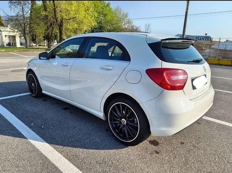 Usata Mercedes 180 Executive 122 CV (89 kW) 2013 Bianco Berlina