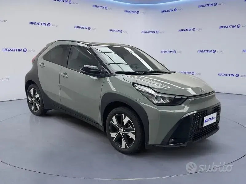 Nuova Toyota Aygo X 92 CV (67 kW) 2026 Verde SUV