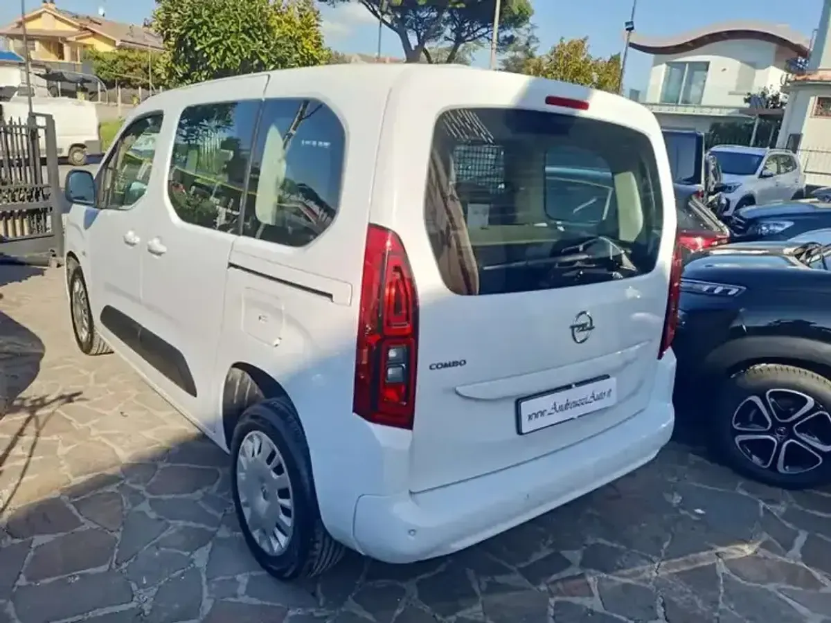Usata Opel Combo 102 CV (75 kW) 2022 Bianco Monovolume