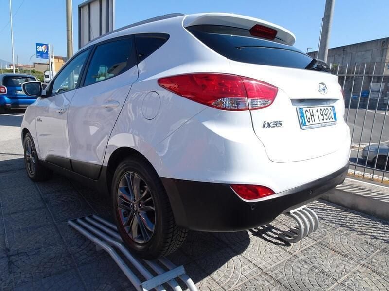 Usata Hyundai ix35 Xpossible 115 CV (84 kW) 2015 Bianco SUV