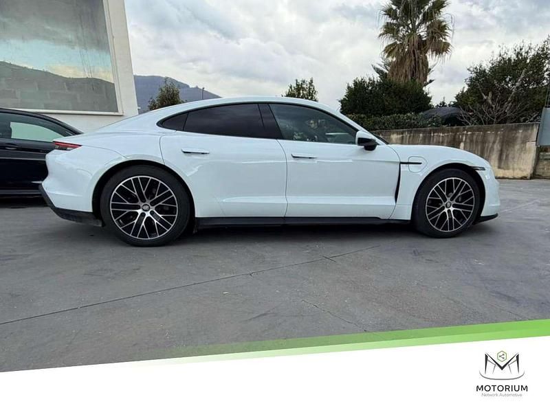 Usata Porsche Taycan 4S 139 kW (190 CV) 2021 Bianco Berlina