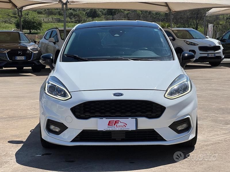 Usata Ford Fiesta ST-Line 85 CV (62 kW) 2017 Bianco Berlina