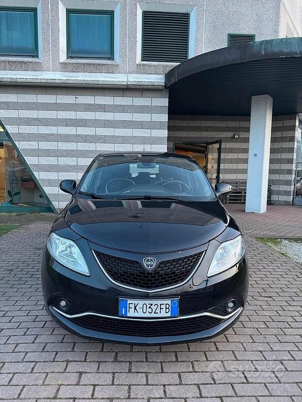 Nero Usata 2017 Lancia Ypsilon Gold Due volumi | 6900 € (Ottimo prezzo) - Immagine 1/4