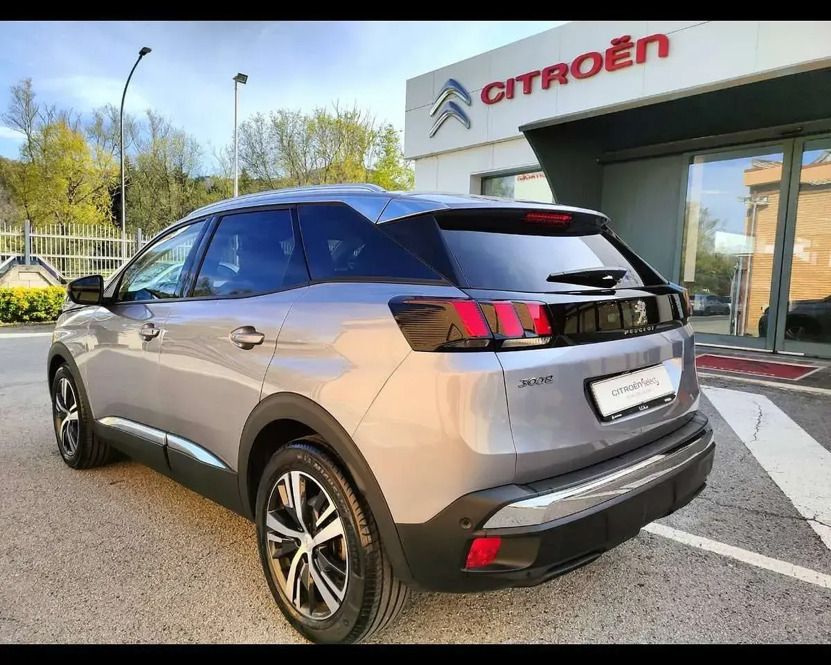 Usata Peugeot 3008 Allure 131 CV (96 kW) 2020 Grigio artense SUV
