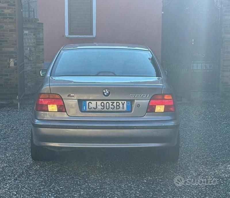 Usata BMW 520 150 CV (110 kW) 1997 Grigio Berlina