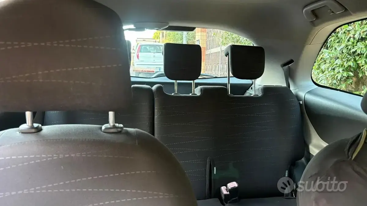 Usata Toyota Yaris 69 CV (50 kW) 2006 Nero Utilitaria