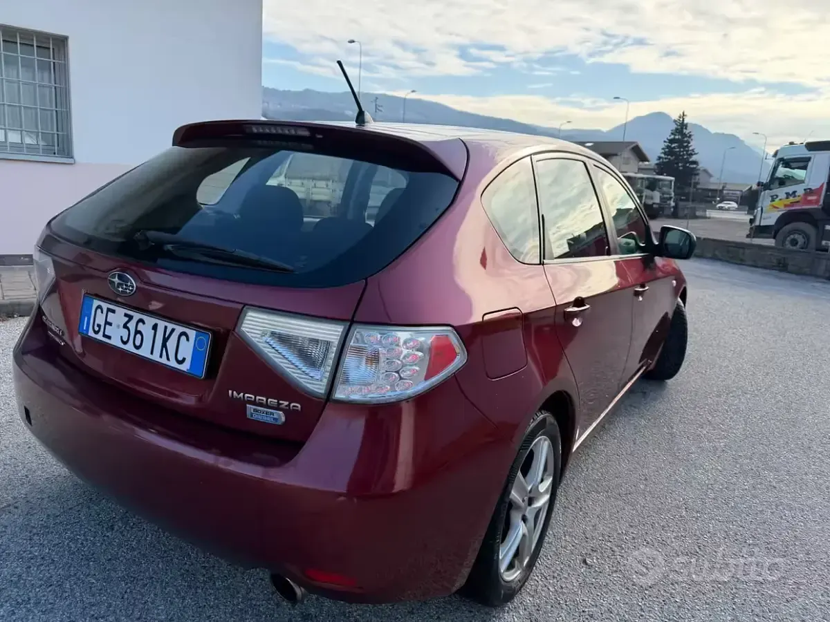 Usata Subaru Impreza Trend 150 CV (110 kW) 2011 Rosso Berlina